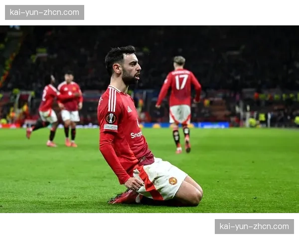 比赛第72分钟，曼联获点，B费主罚被扑，随后补射入网